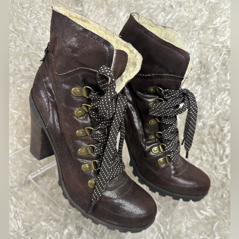 Nine West Janajay Brown Leather Shearling lining Heeled Booties Women’s Size 7.5